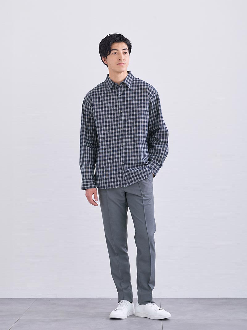 柄シャツを主役に整える爽やかカジュアル