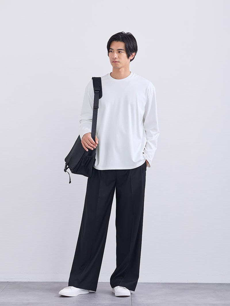 一枚で決まるロンTの万能スタイル