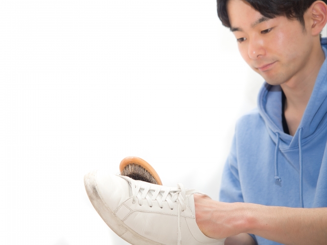 スニーカーの手入れ