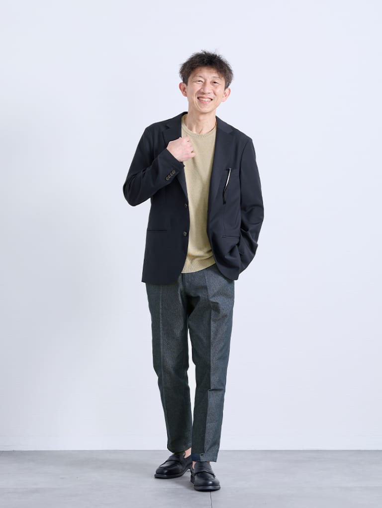やわらかく整う、大人のジャケットスタイル