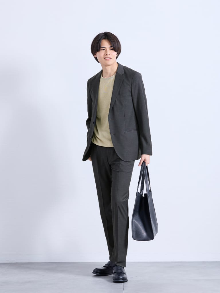 きちんと見えに余裕を足す大人配色