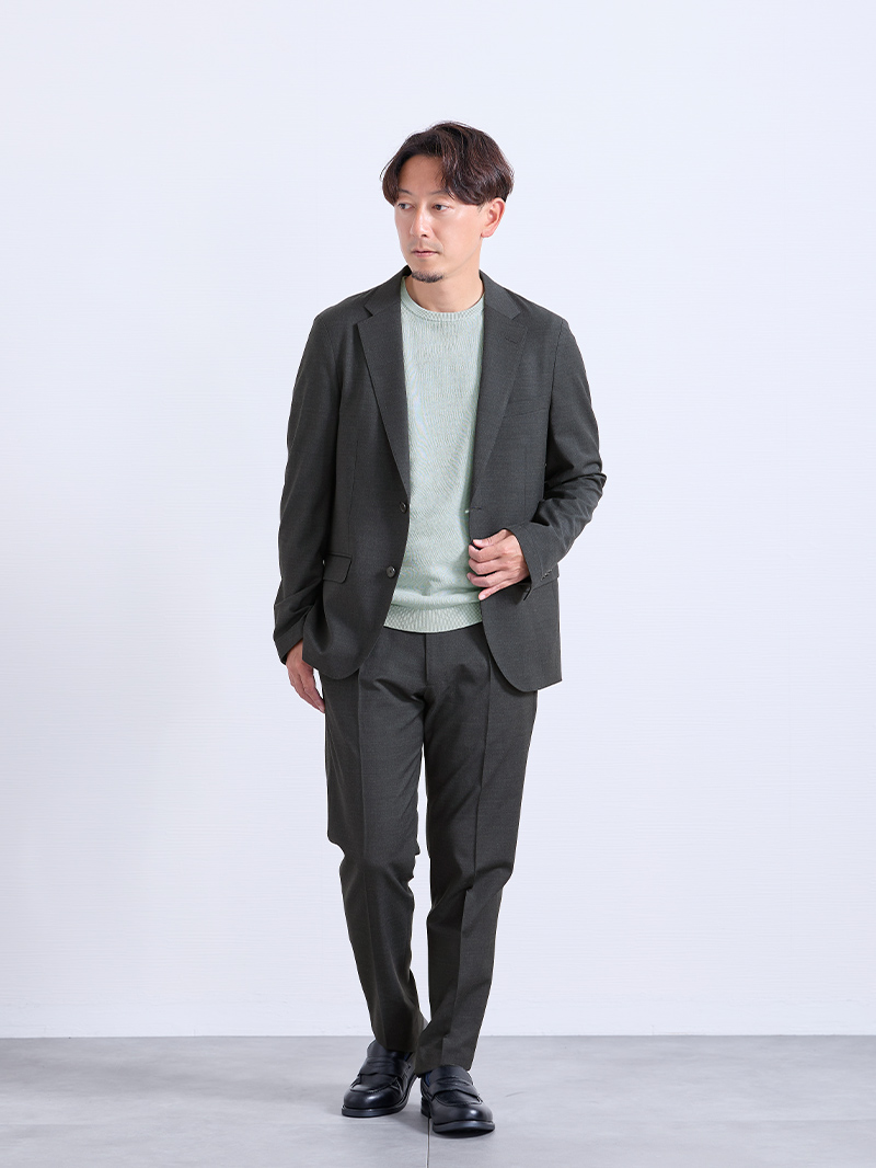 ミントグレーで魅せる品ありレイヤード