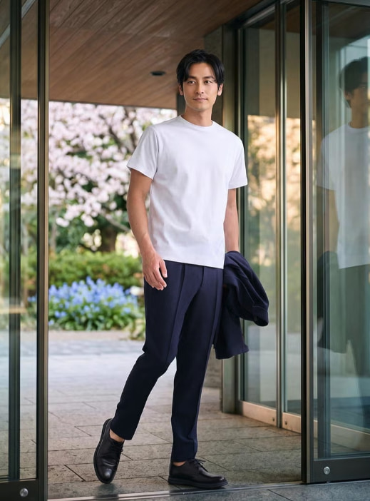 夏におすすめの20代メンズオフィスコーデ