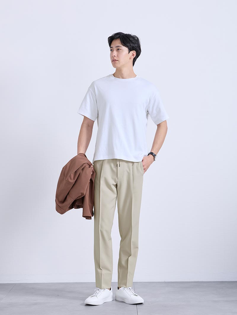 休日に映える軽やかリラックススタイル