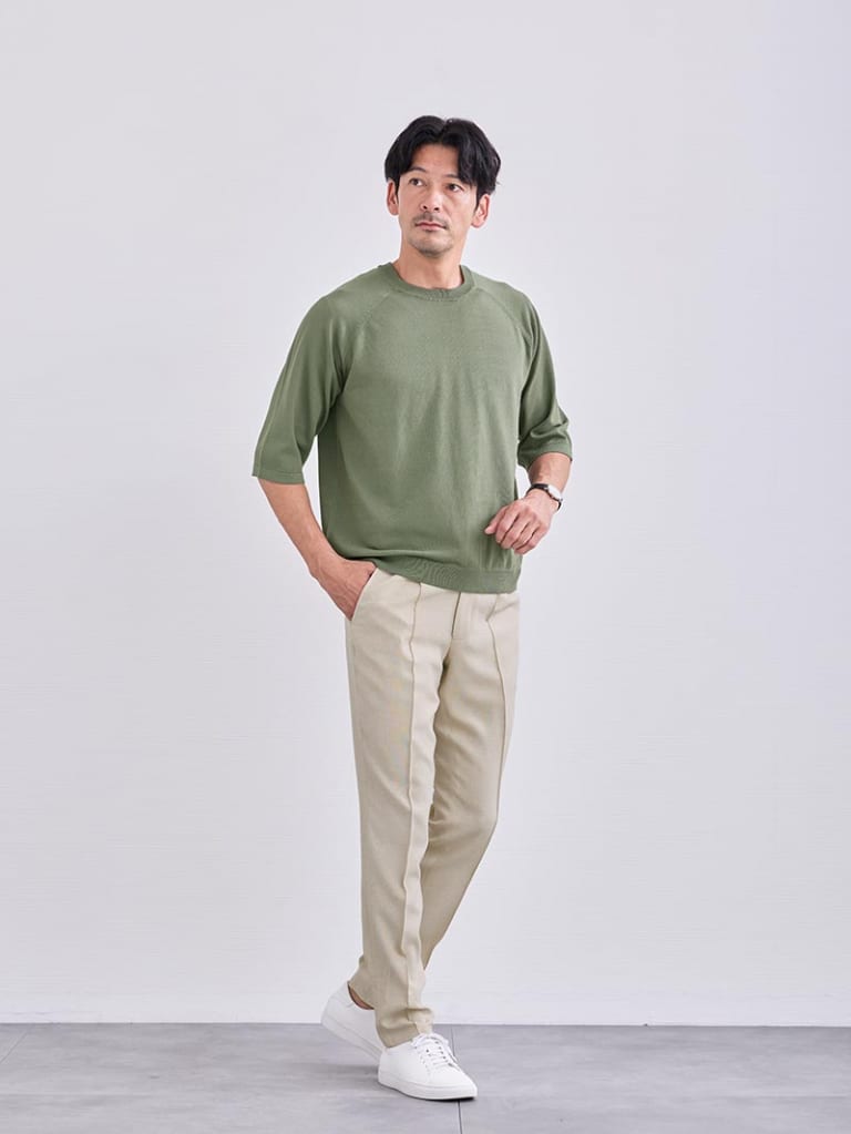 グリーンで差をつける、シンプル＆エレガントなコーデ