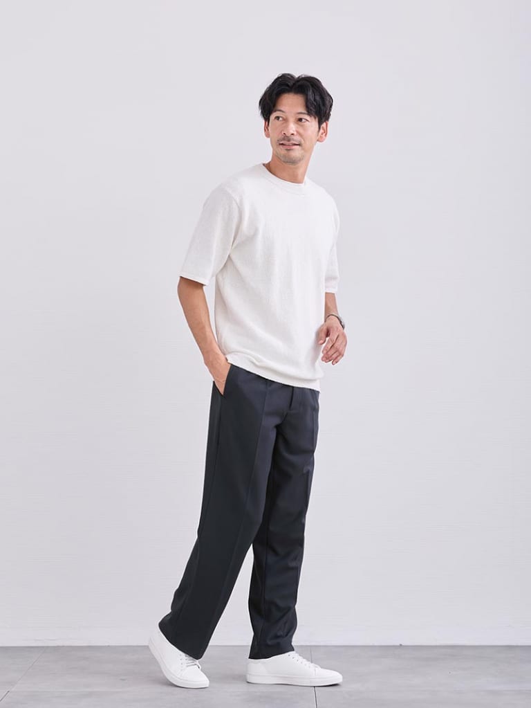 シンプルでクリーンな夏のカジュアルスタイル