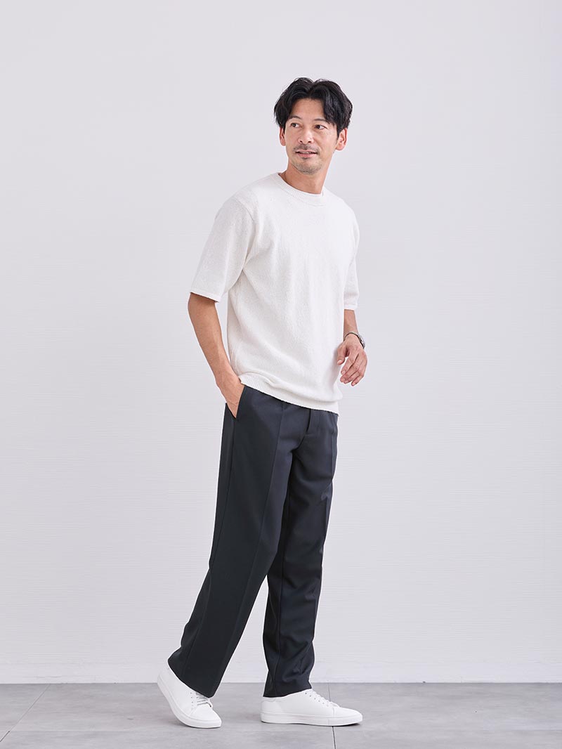 シンプルでクリーンな夏のカジュアルスタイル