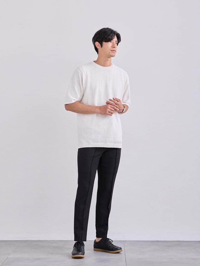 スマートな大人のモノトーンコーデ