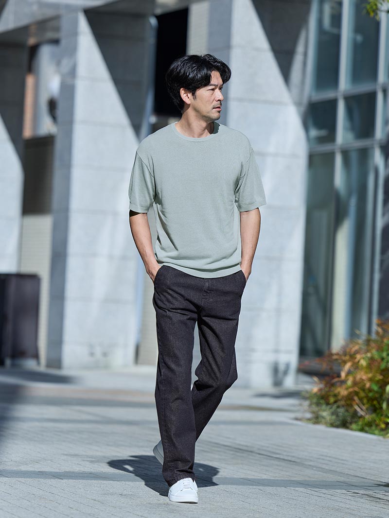 力まず整う、クリーンな日常スタイル