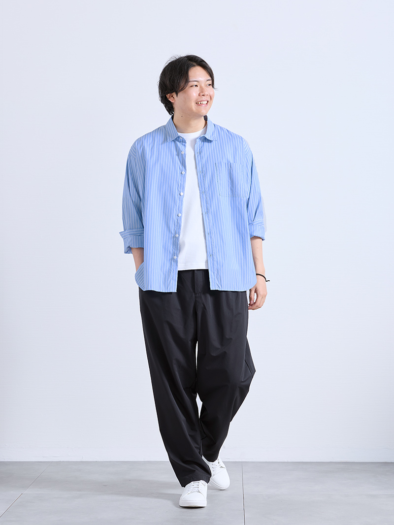 休日の空気を軽くするブルーストライプ