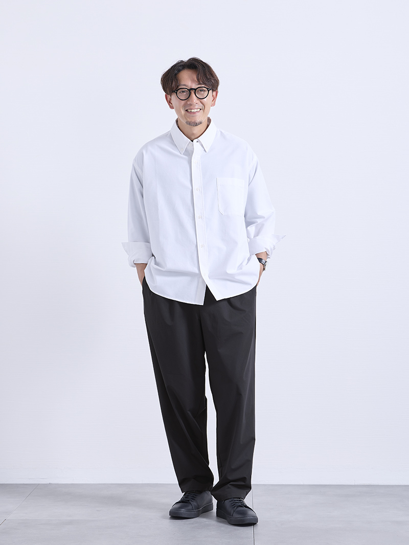 白シャツ主役でつくる洗練スタイル