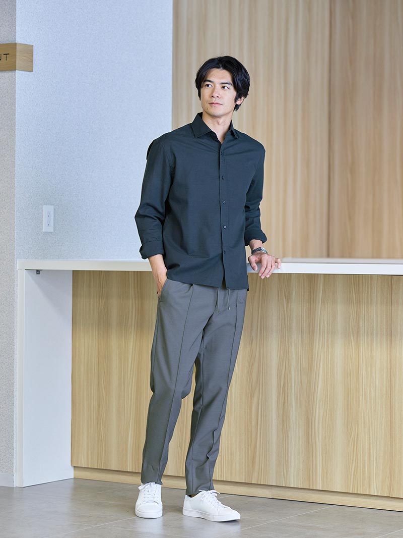 シャツで魅せる端正スタイル