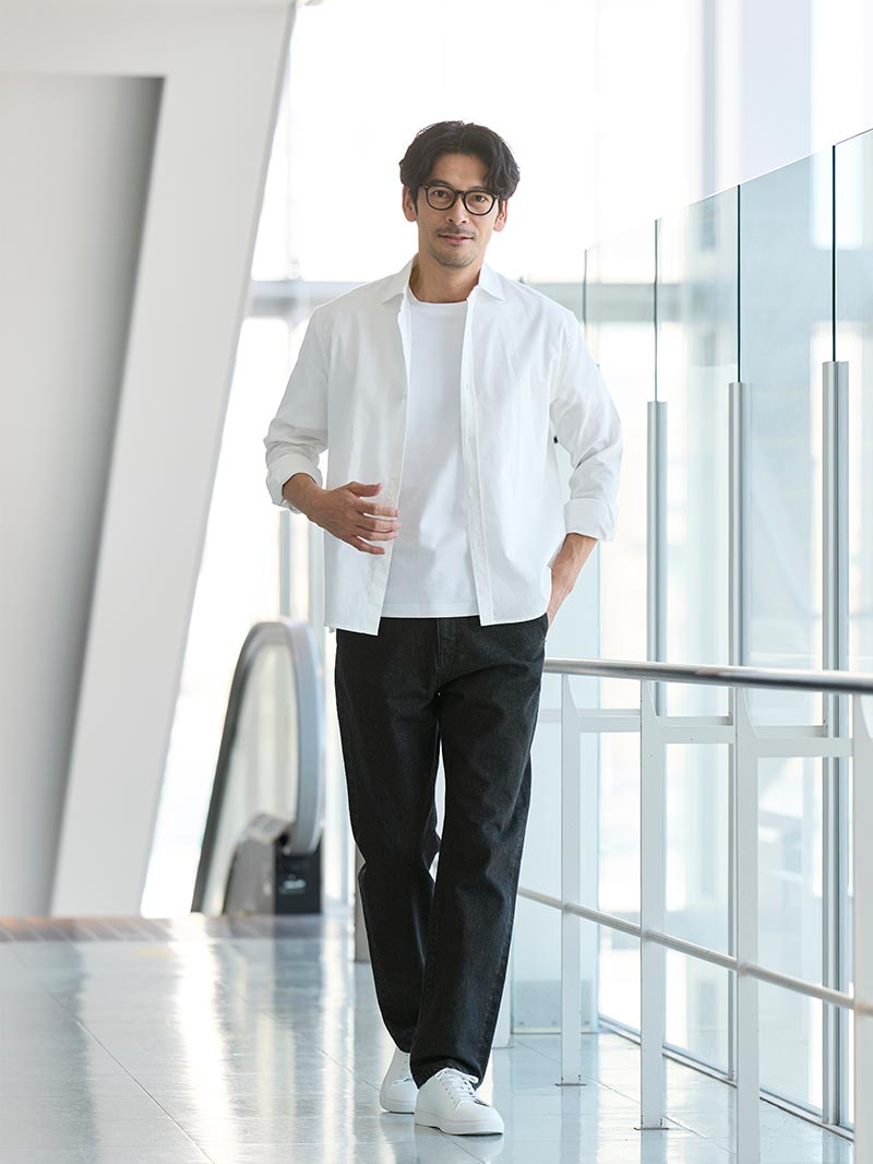 軽やかさ際立つ洗練カジュアル