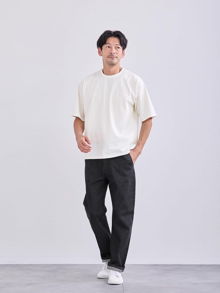 清潔感溢れるモノトーンスタイル