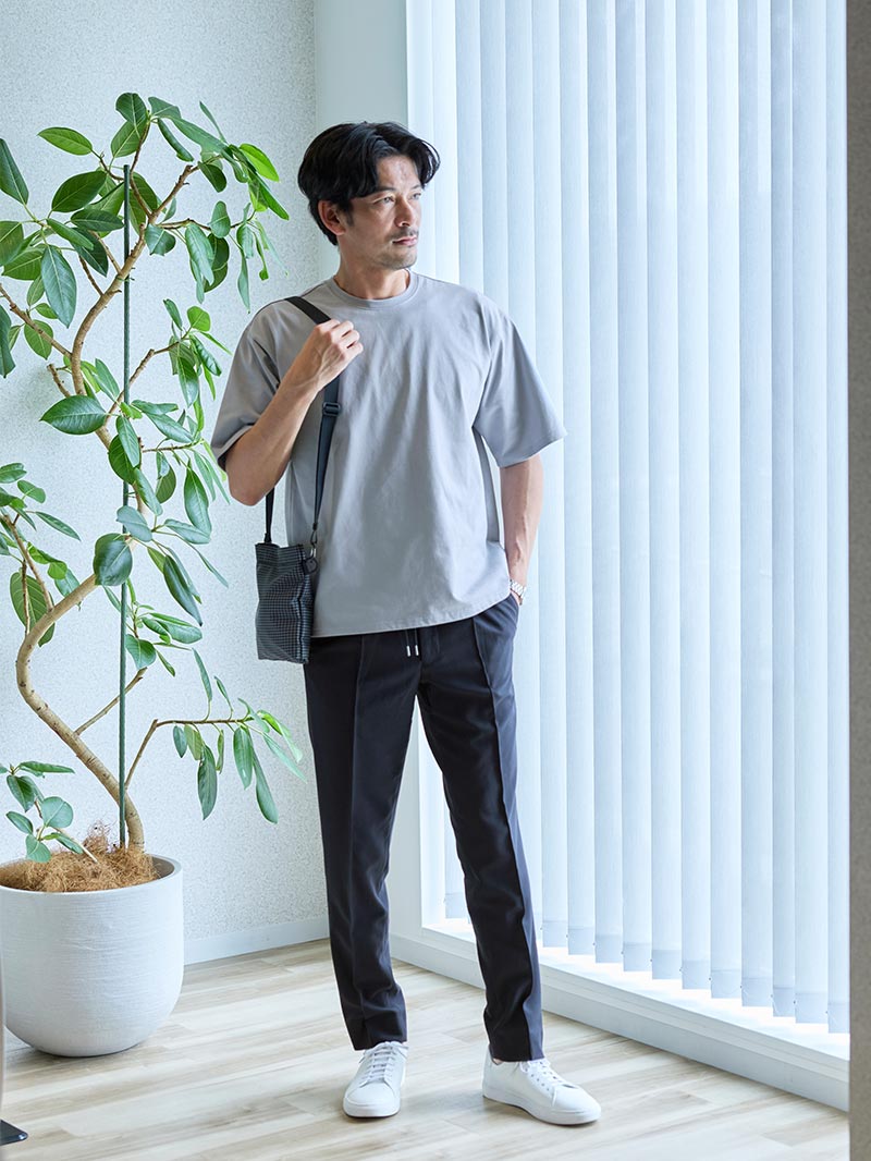 気取らず整う、洗練されたリラックスコーデ