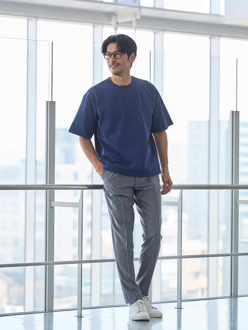 Tシャツ一枚で差がつく、洗練スタイル