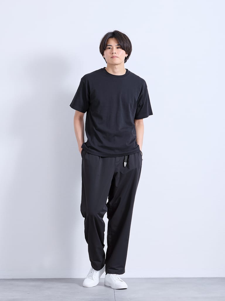 ラフなのに整って見える濃色ワントーン