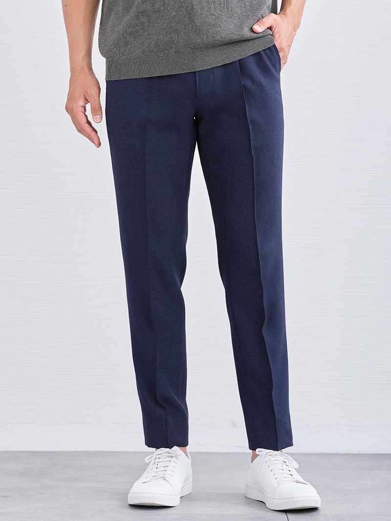 50代の体型カバーにおすすめのパンツ
