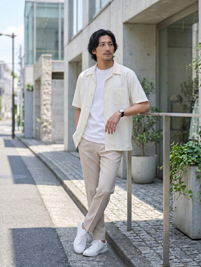 明るい印象で出社したい日に。ベージュの軽やか仕事着