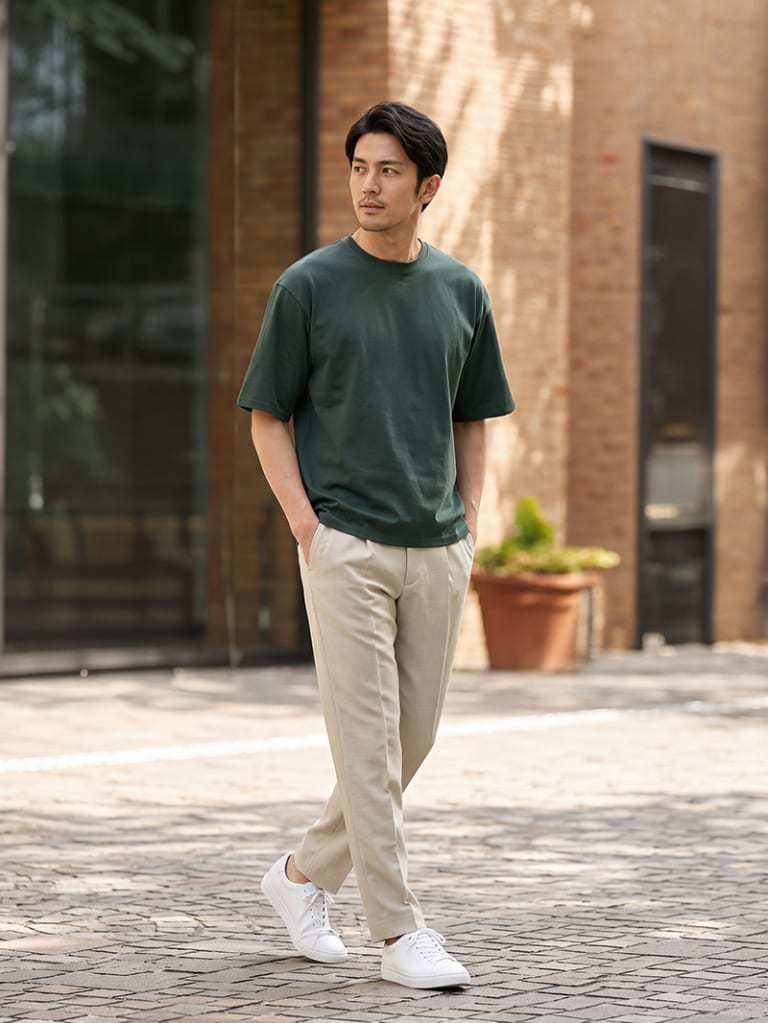 休日の外出に。深みのアーミーグリーンで大人らしく