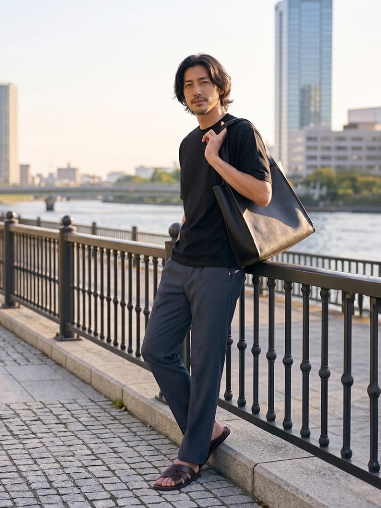 夏の外出に。黒Tとトートで身軽に過ごす休日
