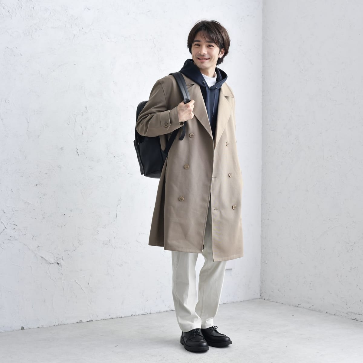 黒パーカーを使った40代メンズコーデ