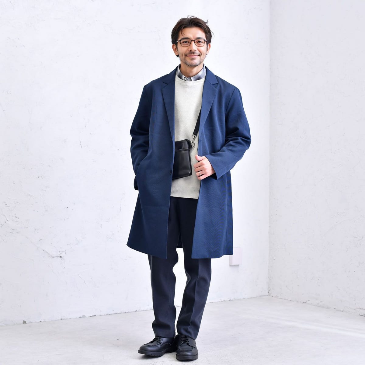 PUレザーサコッシュを着用した30代パパにおすすめのファッションコーデ