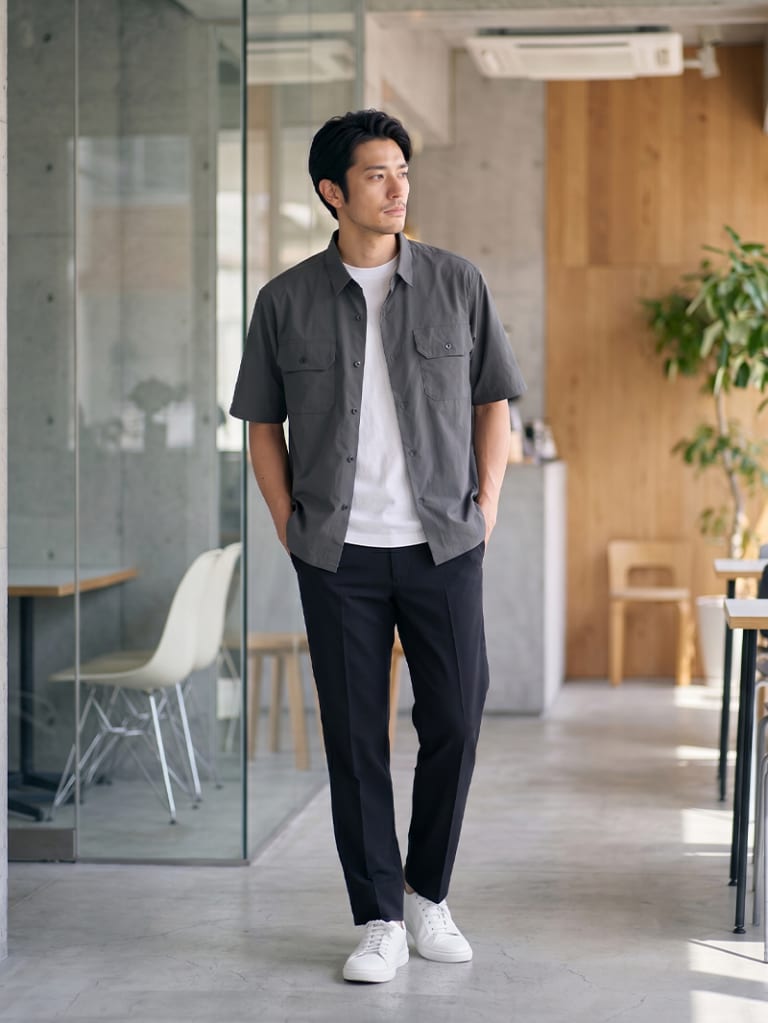 白Tだけじゃ物足りない日に、羽織る一枚
