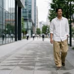ワイドパンツ メンズ 夏コーデの着こなし