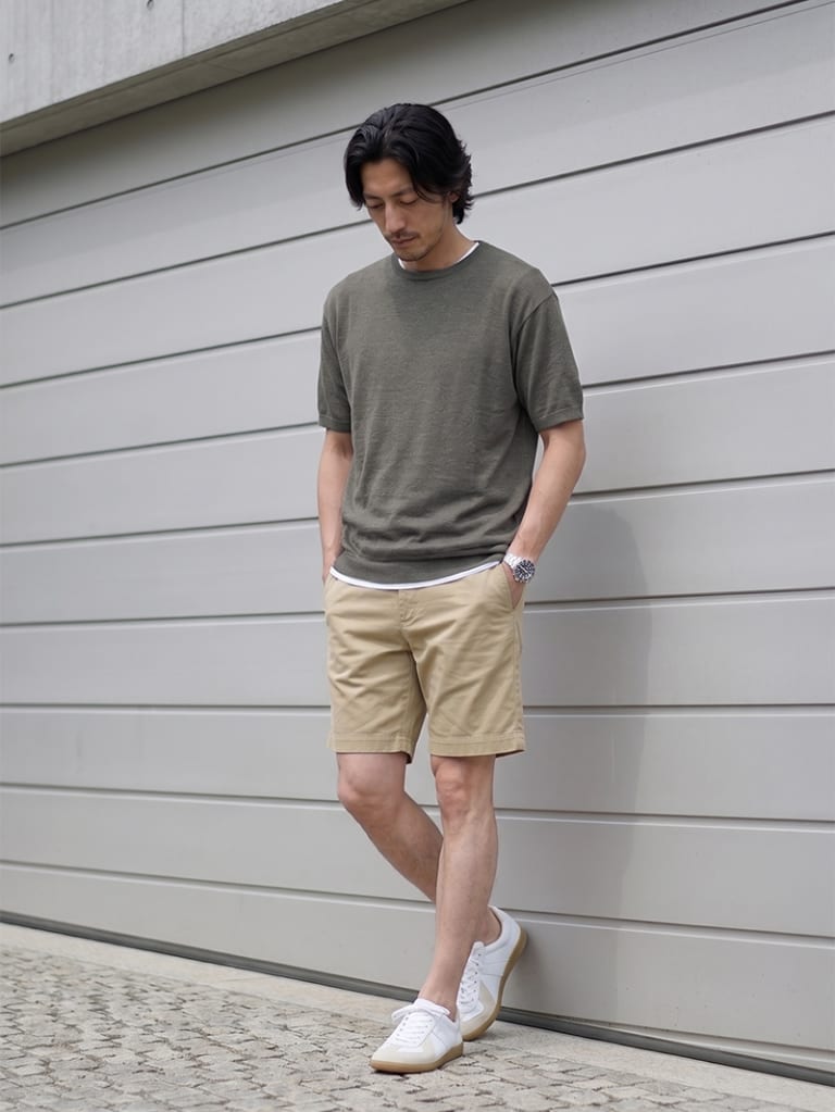 人と会う休日に。リネンニットで大人っぽく見せるショーツコーデ