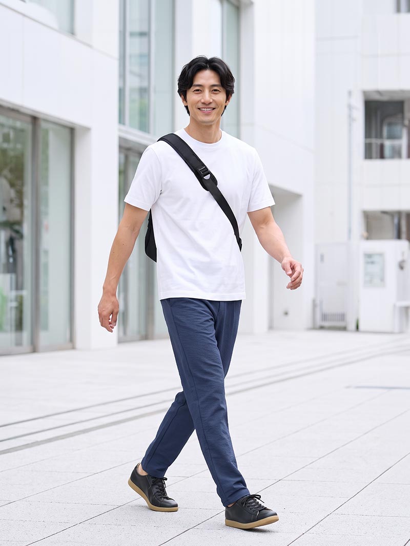 白Tで軽快に動ける、休日アクティブコーデ