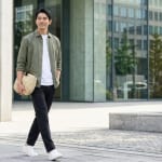 シワに ならない シャツ メンズ カジュアルの着こなし