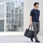 巾着バッグ メンズの着こなし