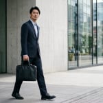 50代メンズ バッグ おすすめ ブランドの着こなし