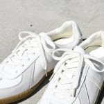 オフィスカジュアルに最適なスニーカーとは？選び方やおすすめブランドを紹介！