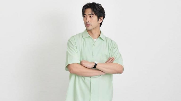 Tシャツの下にインナー着ないのはアリ？メンズ必見の清潔感あるコーデ術を解説