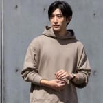 メンズが選ぶべきパーカーの”色”を大解説！大人におすすめの着こなし方とは？