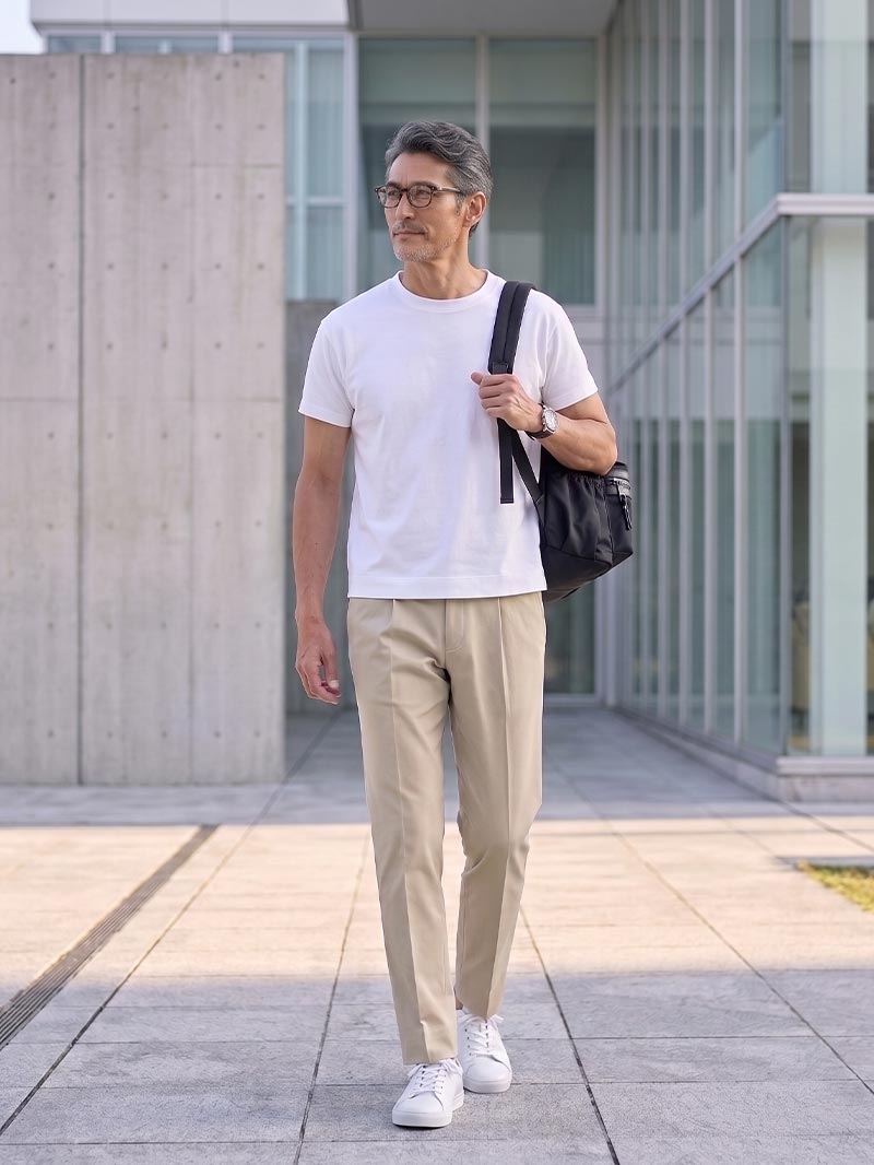白T一枚で、きちんと見せる。大人のTシャツ選び