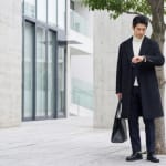 チェスターコート メンズ 40代の着こなし