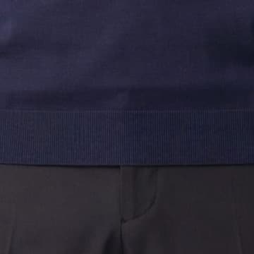 重ね着してもラフに見えにくい裾